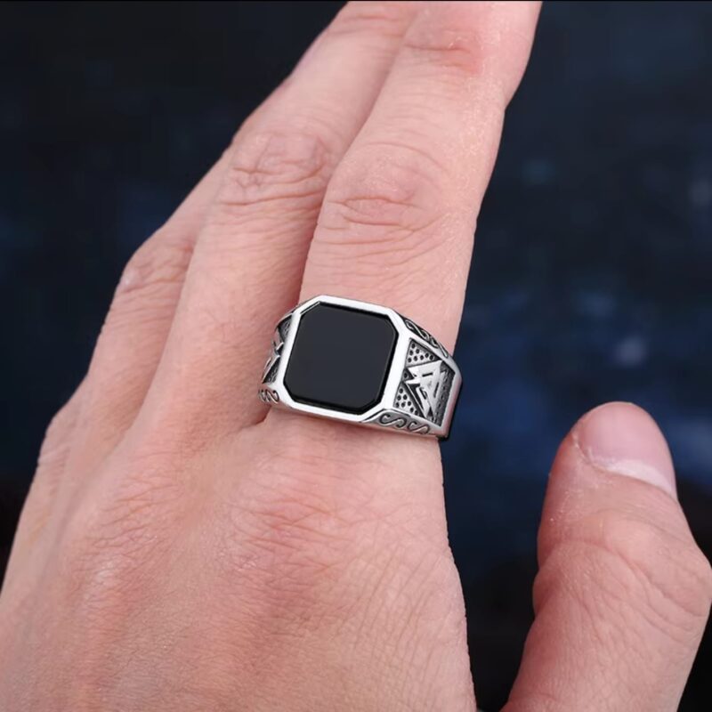 Anillo VALKNUT