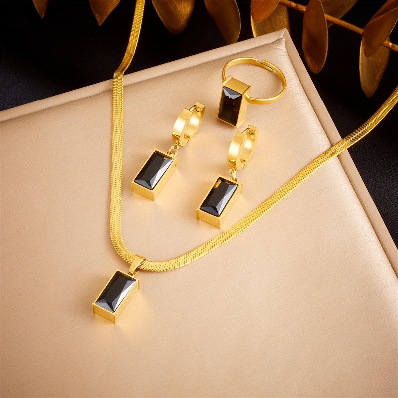 Conjunto dorado y negro