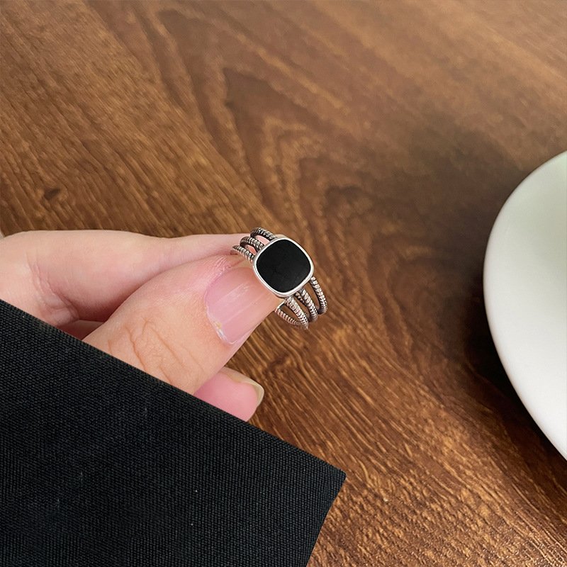 Anillo minimalista ajustable